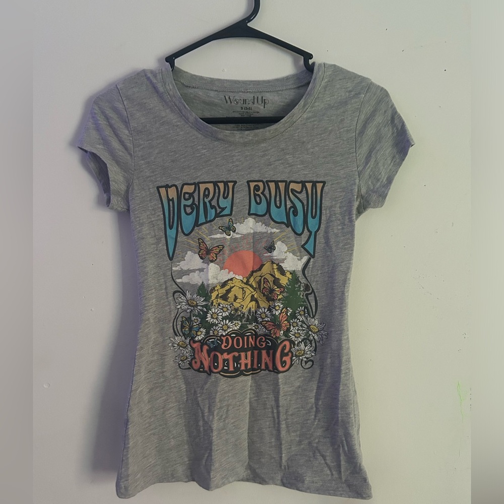 kids graphic tee size small